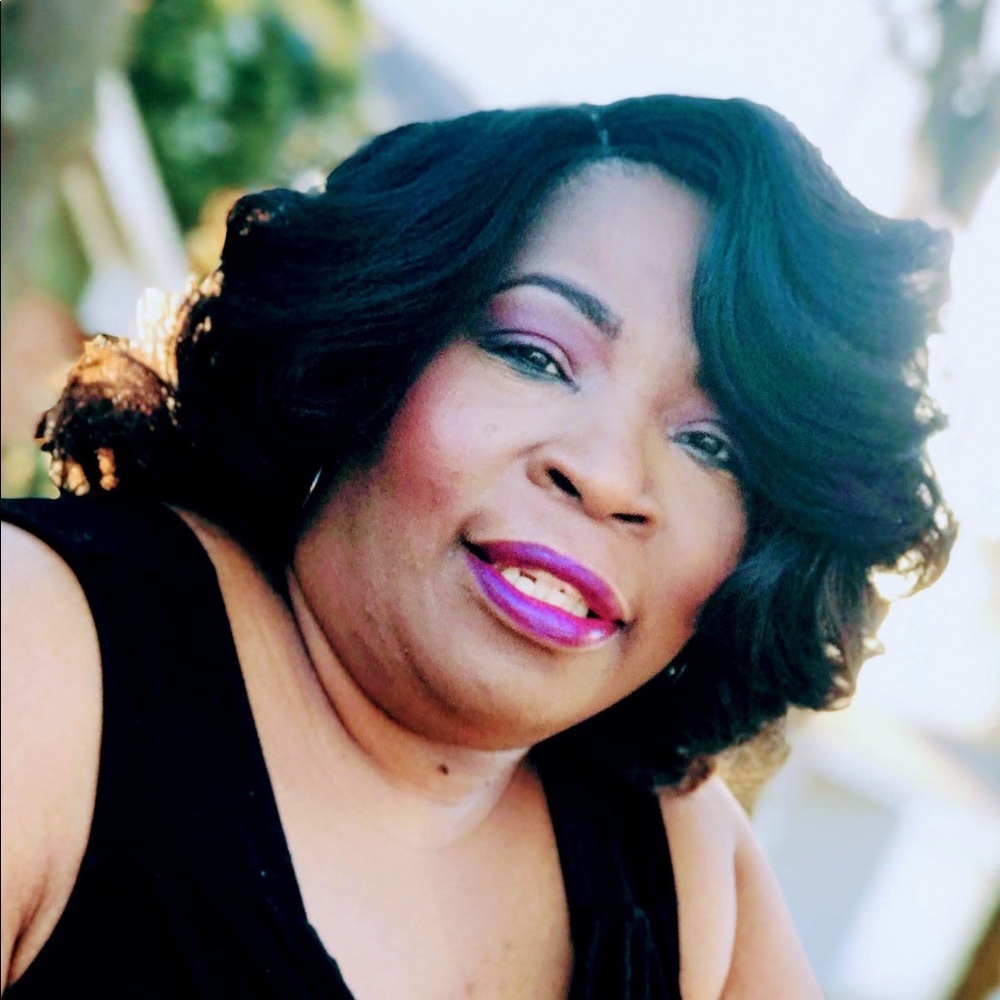 Meet your Posher, Cynthia